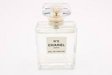 Chanel No 5 Parfum Factise Dekoration