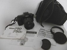 Nikon F50 Spiegelreflexkamera mit Sigma 28-200mm Objektiv