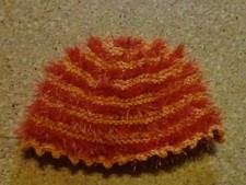 Babymütze handgestrickt Brazilia City Fransengarn orange