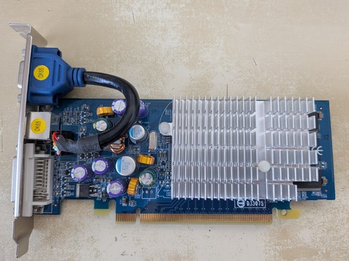 Sparkle sppx44 geforce - sppx44, le