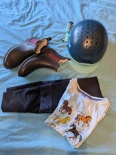 Set für junge Reiterinnen, Reithelm, Reit-Stiefelletten, Reithose, Shirt