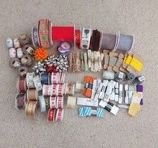 Geschenkbänder Aus Ladenauflösung, Bänder Schleifen,  M-Ware, Weihnachten