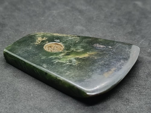Alte skulptur axt - alte, jade