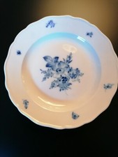 Meissen Antiker Teller Speiseteller Blaue Blume mit Insekten, 1. Wahl, DM 25,5cm
