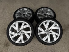 Original 18 Zoll VW Golf Alufelgen Winterräder Bergamo 5H0601025AB Baujahr 2022