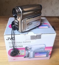 Video-Kamera, JVC GR-D760E, Camcorder, Digital Video Camera, silber, JVC AP-V19E