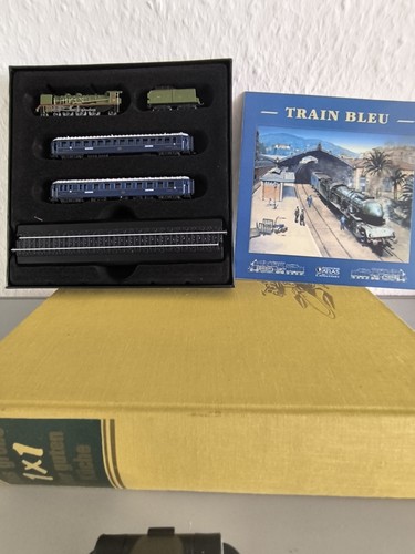 Train bleu minitrain - , 1:220