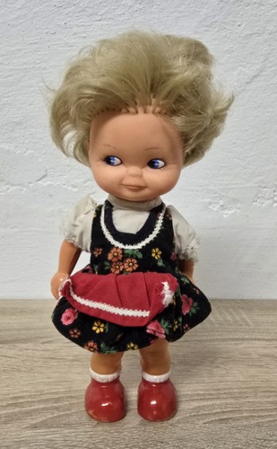 Nette kunststoff puppe mmm - nette,