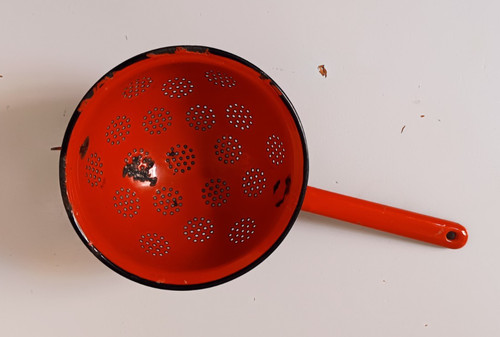 Schönes altes rotes emaille - rotes,