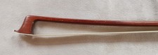 Alter Geigenbogen, Violinbogen, gestempelt. 57 Gramm. Kantige Stange