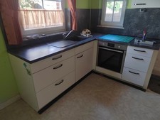 3 Jahre alte Küche inkl. Neff