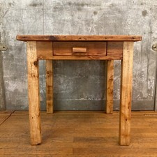 quadratischer Beistelltisch