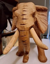 Elefant aus Holz - lange