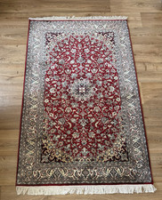 Handgeknüpfter Seidenteppich