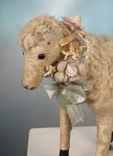 altes Fell-Schaf für antike Porzellankopf-Puppe wie z.B. Jumeau, Bru, Steiner...