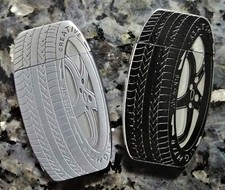 Gas Feuerzeug  mit Autoreifen Design  Exklusiv Metall Serie  NEU für Autofans