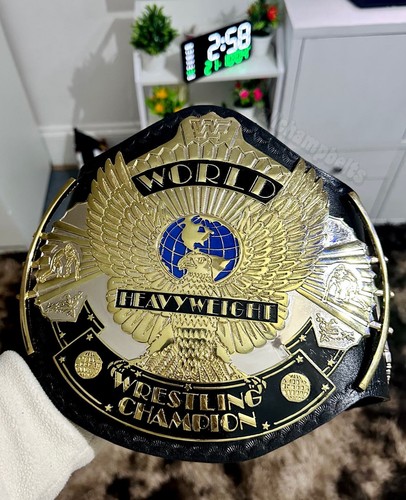 Geflügelter adler wrestling - geflÜgelter,