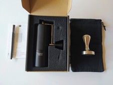 Handbetriebene Kaffeemühle + Taper (Vollmetall)