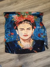 Tuch mit Frida-Kahlo-Motiv