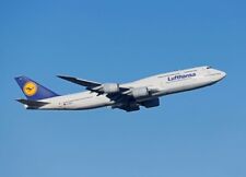 Postkarte Ansichtskarte Lufthansa Boeing 747-8