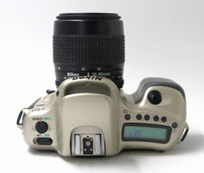 Nikon F50 mit Objektiv AF