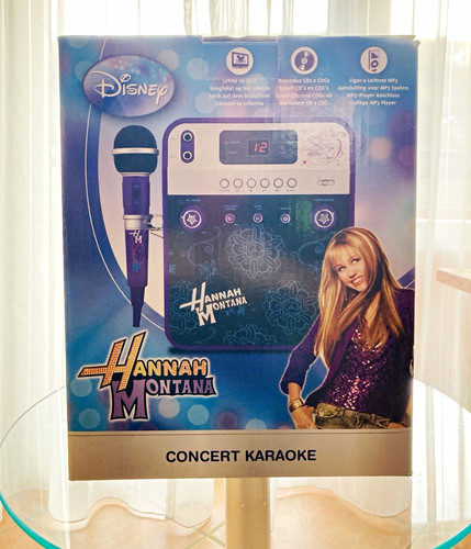 Disney hannah montana concert - hannah,