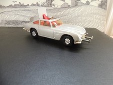 Aston Martin DB 5 silberJames