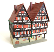 Kibri - Fachwerkhaus Geschäft  Bad Urach 38909 - H0 - Gebäude Häuser --- BK 1854