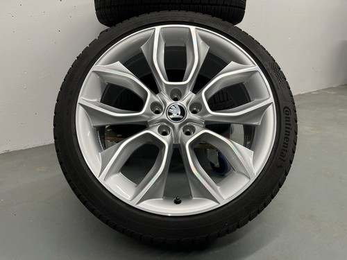 Original skoda karoq - skoda, crater