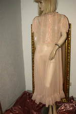 Langes zartes TRAUM Negligee*Nachtkleid LUXUS lachs VOLANT Nylon Plissee edel 42