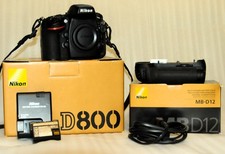 Nikon D800 Body mit MB-D12