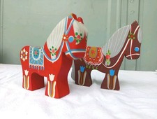 2x Mogens Eigenbrod Holzpferd handbemalt Denmark Bogense – Dala Horse...