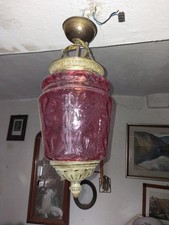 Antike Lampe mit altem Kabel