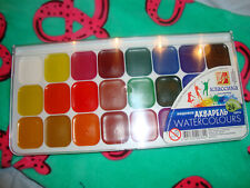 24 große Näpfchen feiner