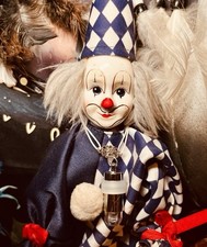 Haunted Doll ✧ Arlec – Harlekin | Wesen voller Rätsel & Rollenwandler | aktiv