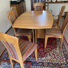 Essgruppe mit 6 Stühlen 