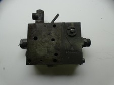 Fendt Farmer 104 S Hydrauliksteuergerät Bosch SB7 0521704077 Regelsteuergerät