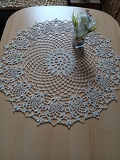 wunderschönes rustikales beigefarbenes Häkeldeckchen ca.60cm Durchmesser