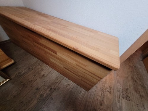 Fast neue truhe - fast,