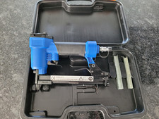   Druckluft Klammergerät