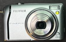 FUJIFILM FinePix F40 fd Digitalkamera silber / voll funktionsfähig