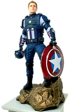 Captain America Figure - Marvel's Avengers Earth's Mightiest Editon / Statue