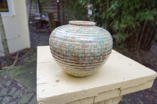 Vase fat lava grün bräunlich