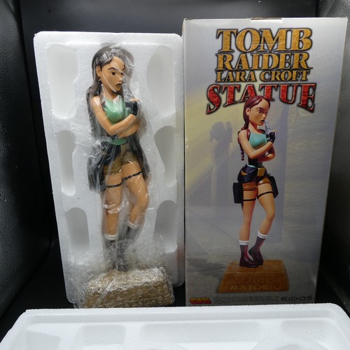 Nos lara croft - nos,