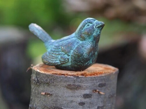 Bronzefigur kleiner vogel - bronzefigur,