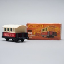 Matchbox New 44 Passenger