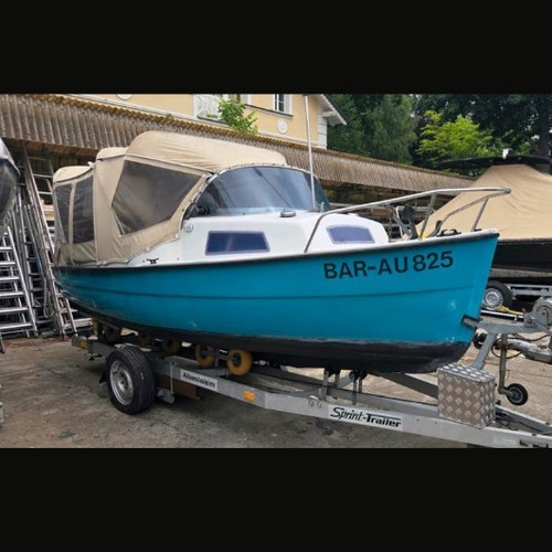 Kajütboot mit