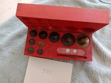 Alte Gewichte im Kasten /