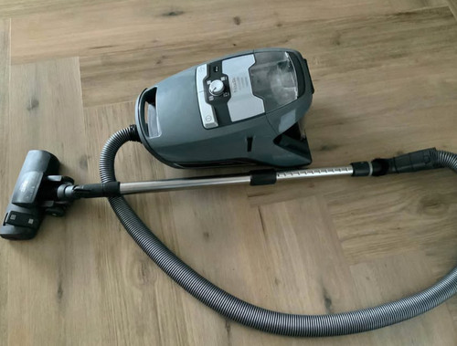 Miele beutelloser staubsauger - miele,