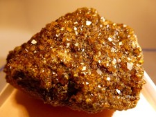 Braune Andradit (Granat) aus